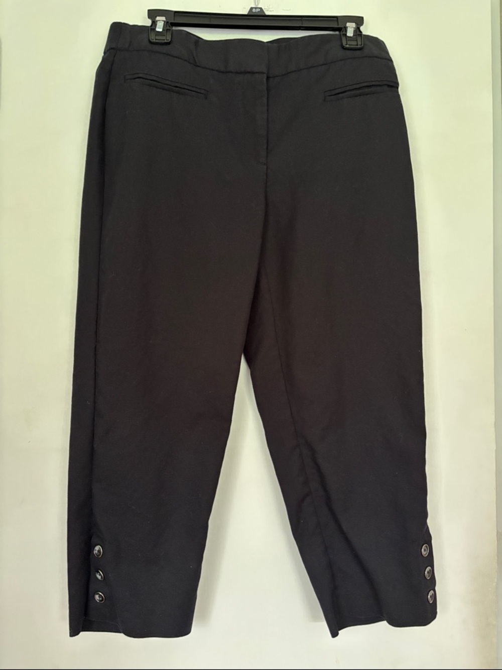 Roz & Ali Black Cropped Button-Hem Pants